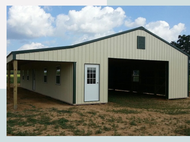 Строительство конюшен в Новом Уренгое